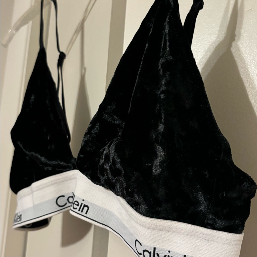 Calvin Klein Black Velvet Bralette with White Band - Picture 2 of 4